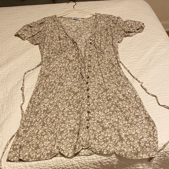 Workshop Republic Clothing Dresses & Skirts - Workshop Republic Clothing Taupe Floral Button-Front Dress